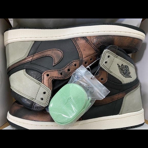 Nike Air Jordan 1 Retro High OG Patina - Picture 6 of 15